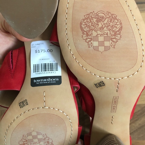 Vince Camuto red high heels sandals - Picture 2 of 2